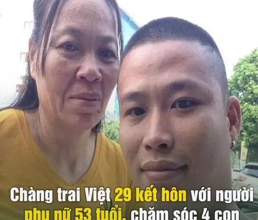 Chàng trai Việt 29 kết hôn với người phụ nữ 53 tuổi, chăm sóc 4 con riêng khiến thế giới cảm phục